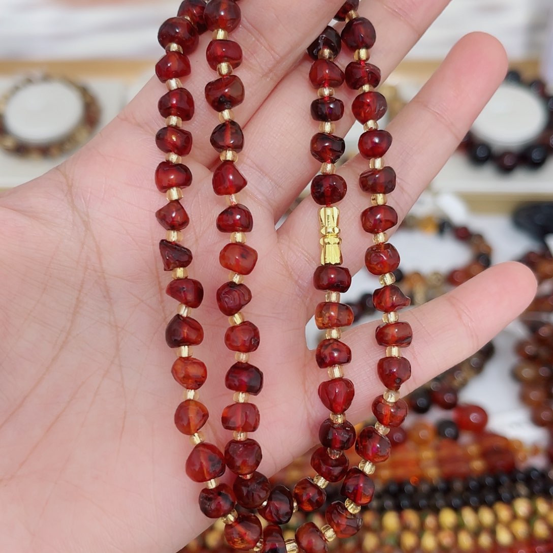 琥珀颈饰未镶嵌琥珀