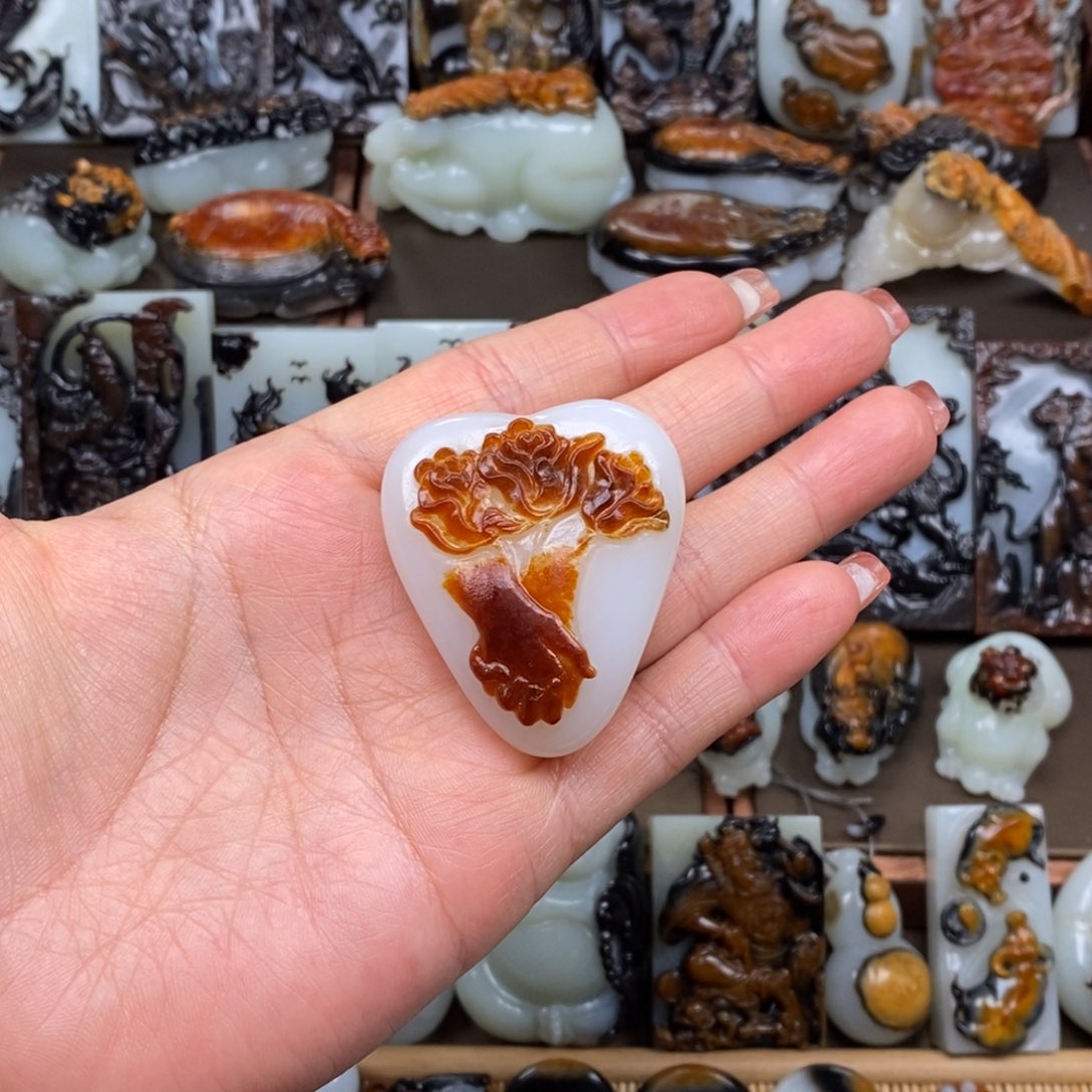 颈饰未镶嵌和田玉石***魂