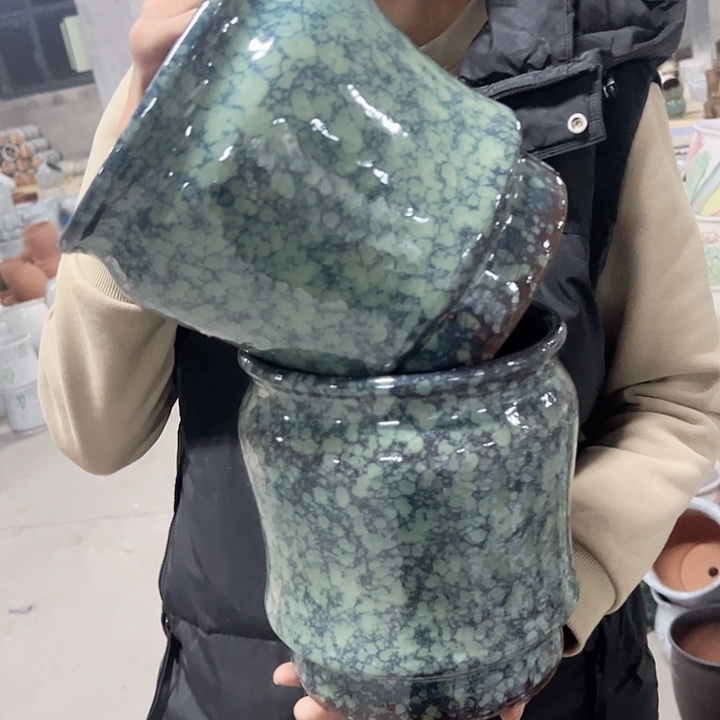 高度22厘米口20厘米