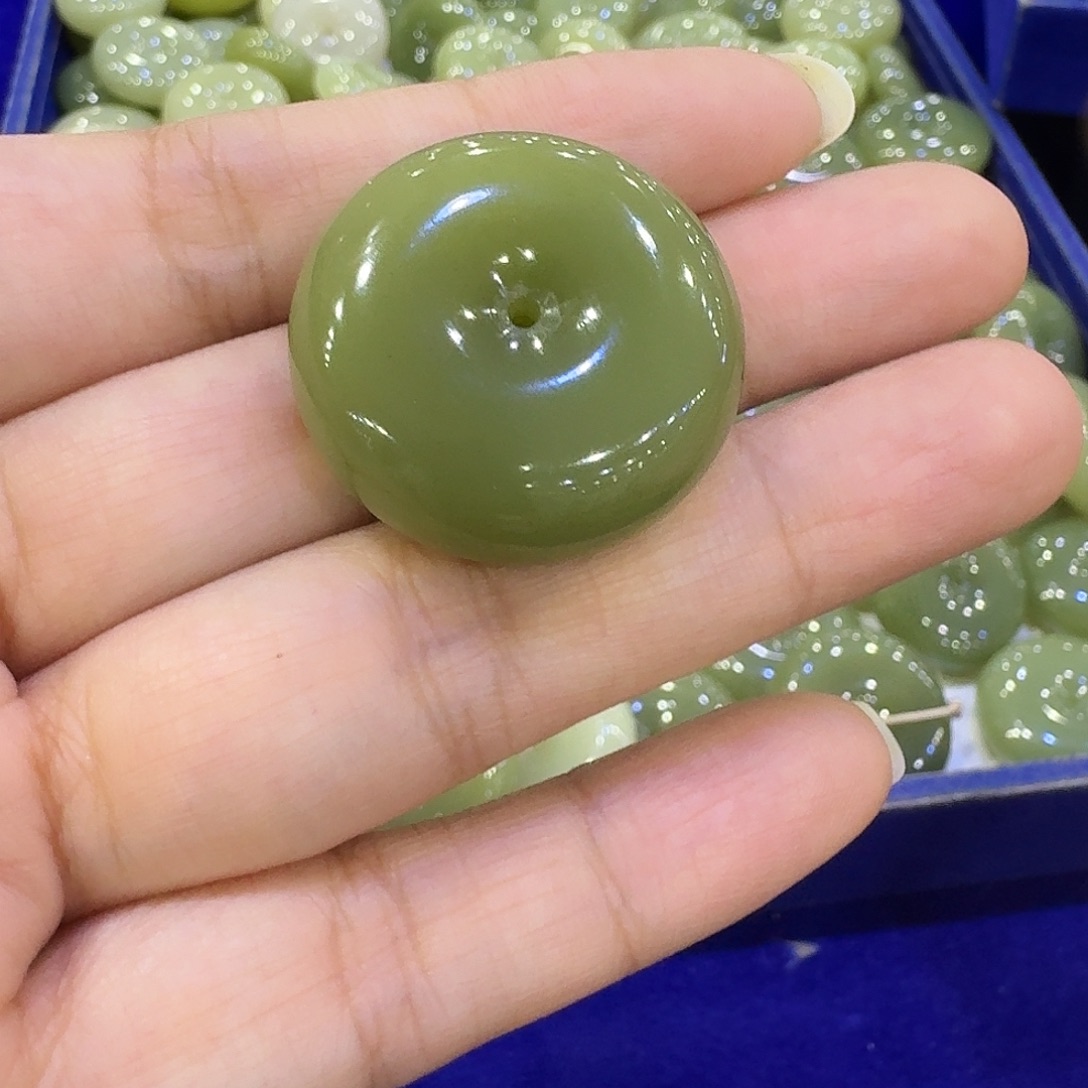凡***兮和田玉未镶嵌颈饰