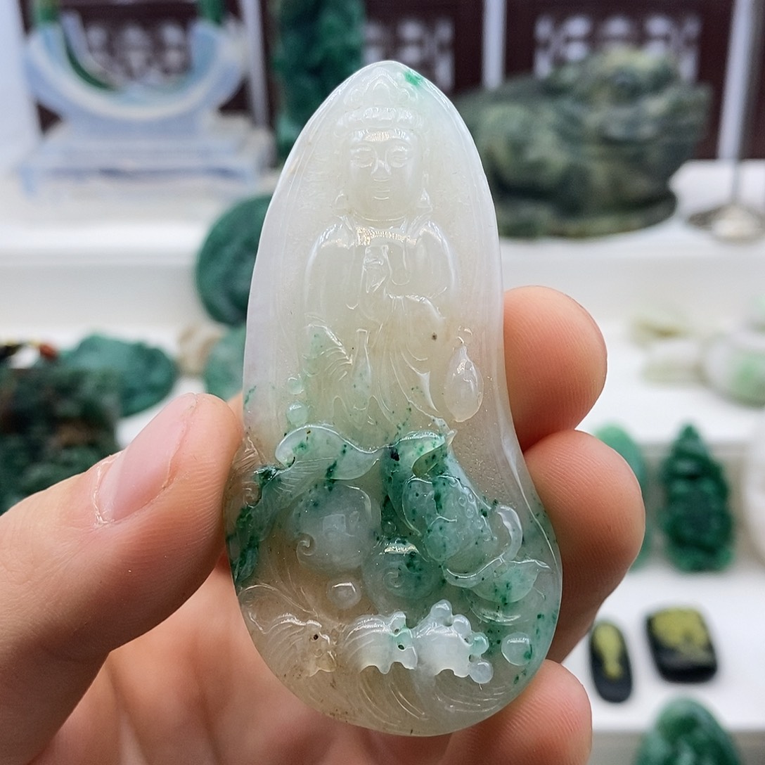 用***3独山玉未镶嵌颈饰