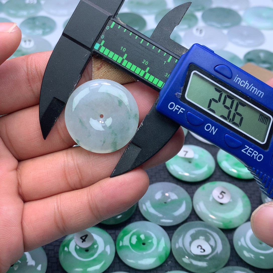 翡翠颈饰未镶嵌缅甸天然A货翡翠