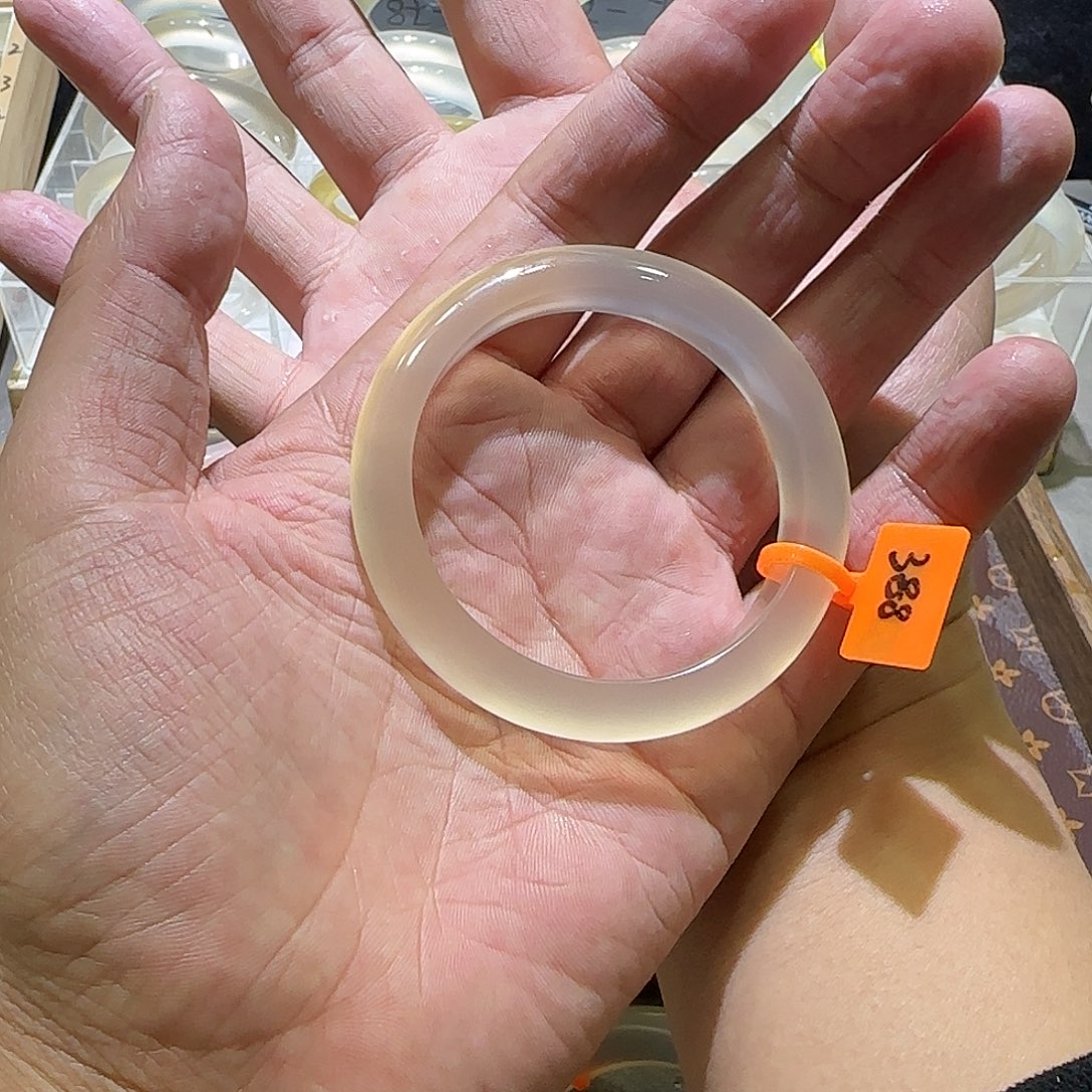 玛瑙/玉髓手镯未镶嵌漫