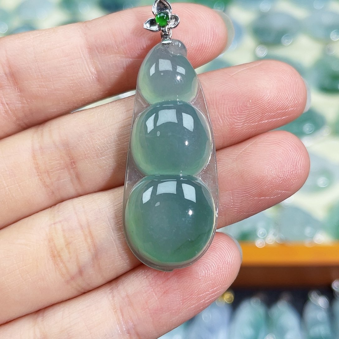 翡翠颈饰18K金镶嵌吊坠