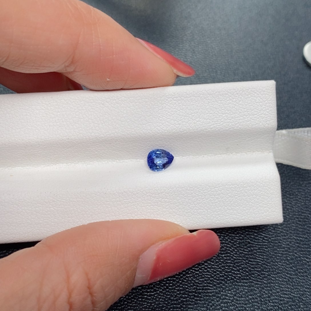 蓝宝石裸石未镶嵌蝌*63分