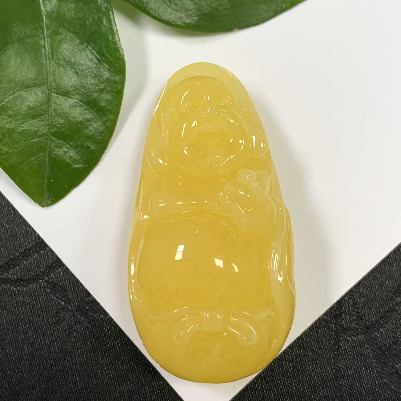 「戴琴珠宝」Q311-蜜蜡雕刻件佛公吊坠（多样性发其一）