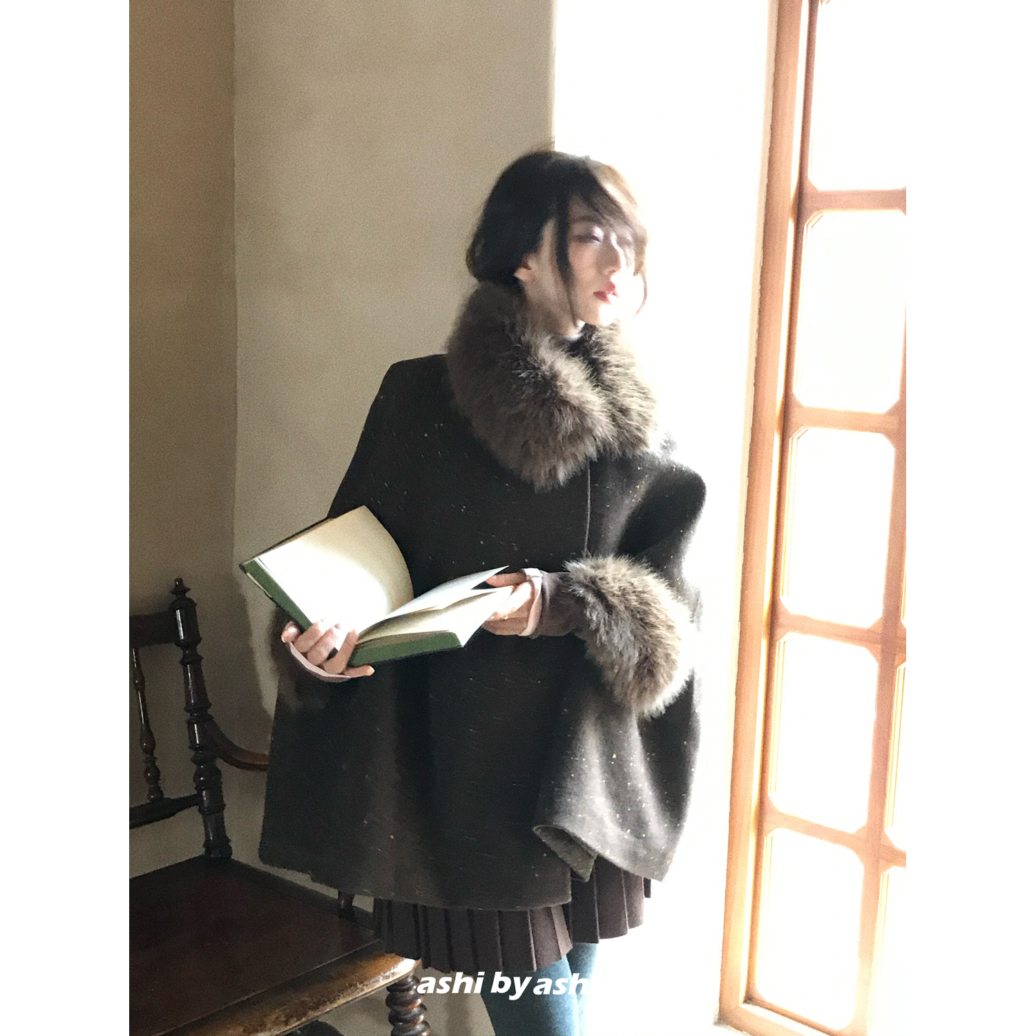 大于诗集 千金驾到 法式毛领斗篷大衣女高级感夹棉显瘦毛呢外套冬