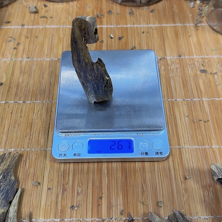 沉香沉香碎屑乘*风海南白棋品种块料26克