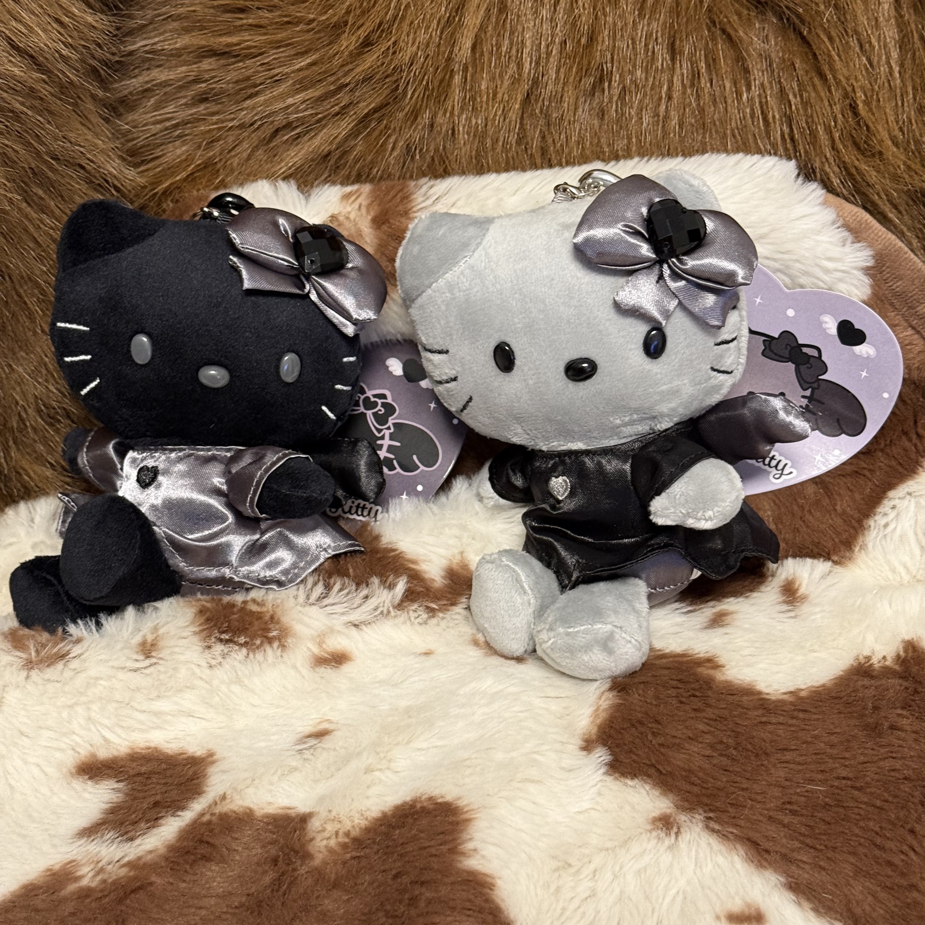【萌物】限定NIC煤炭色黑灰侧身天使Hellokitty包包挂件毛绒挂件