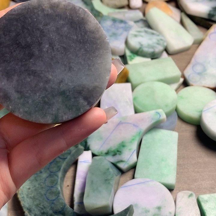 翡翠颈饰未镶嵌蓝**姬翡翠