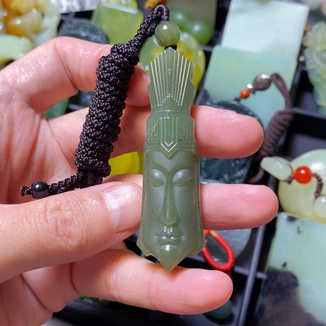 岫岩老玉（透闪石质玉）未镶嵌颈饰