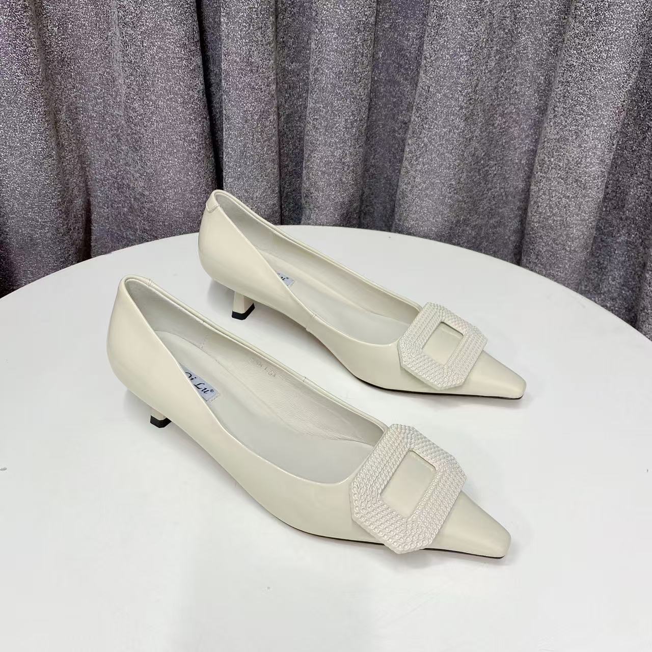 C2906  象牙白  高端时尚细跟方头气质浅口女单鞋 