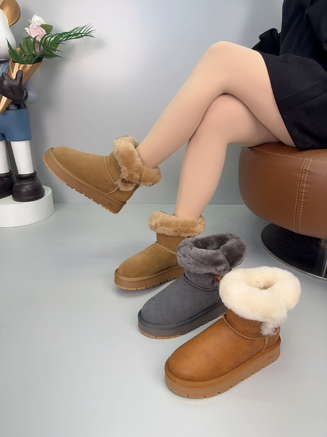 UDZ（女）牛皮加厚保暖防滑牛角扣雪地靴 2566