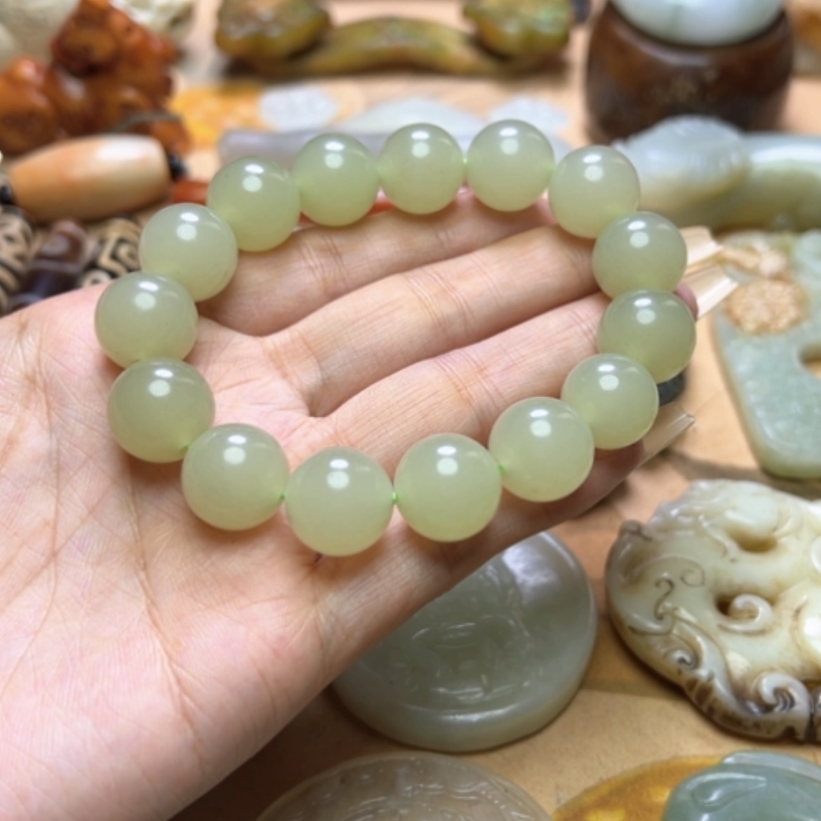 【闪购商品】蛇纹石玉颈饰未镶嵌