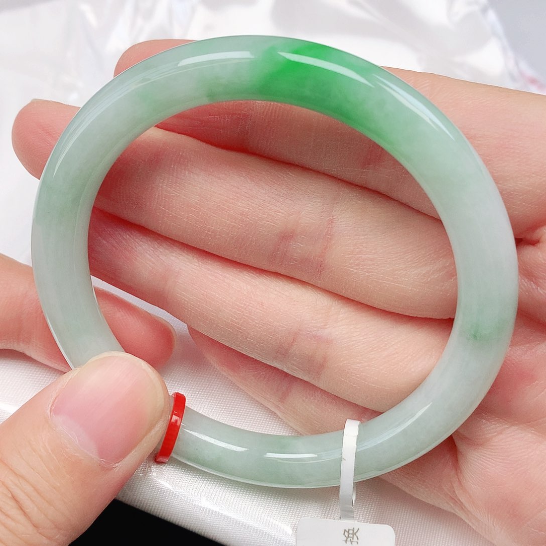 翡翠手镯未镶嵌抖音539