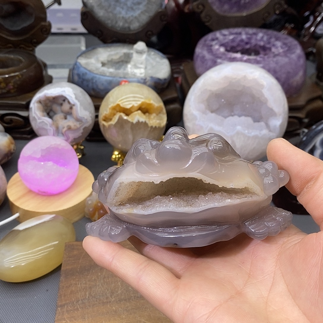 摆件紫晶未镶嵌金蟾