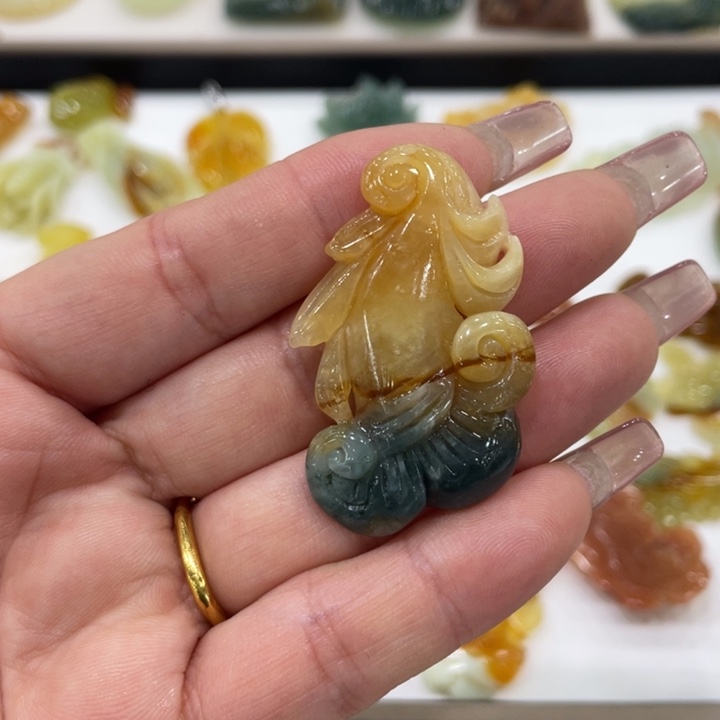 英***蛇纹石玉未镶嵌颈饰