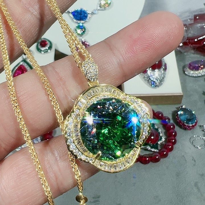 红宝石颈饰未镶嵌