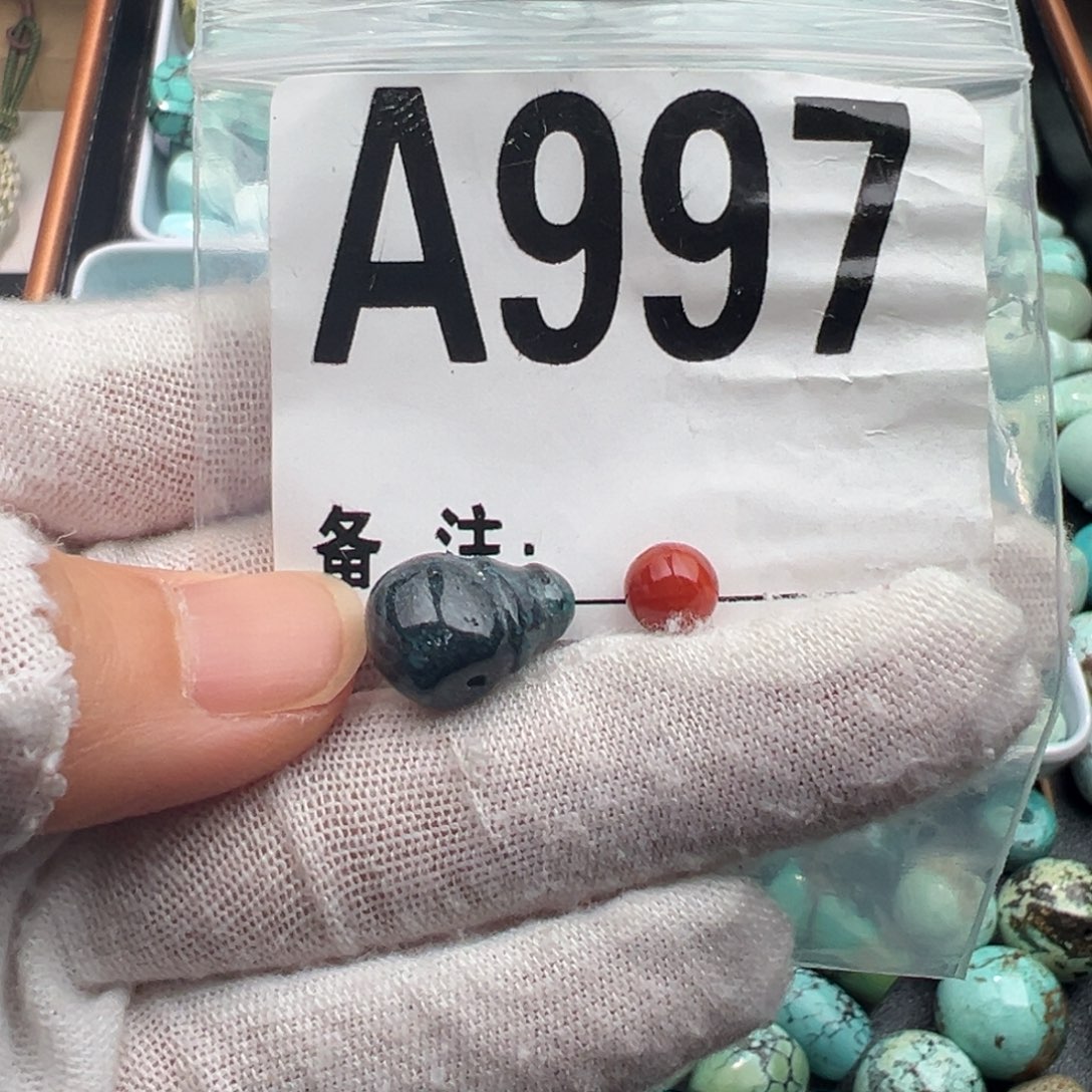 未镶嵌卡9乌兰花三桶南红玛瑙