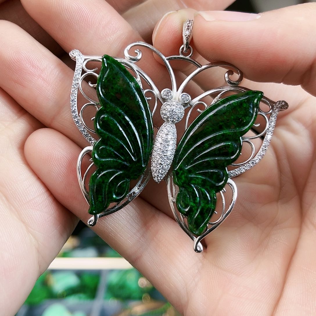 翡翠颈饰银S925镶嵌吊坠多样性