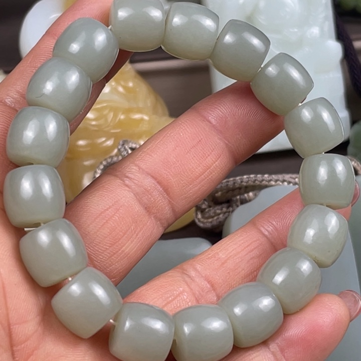 和田玉（糖玉）颈饰未镶嵌