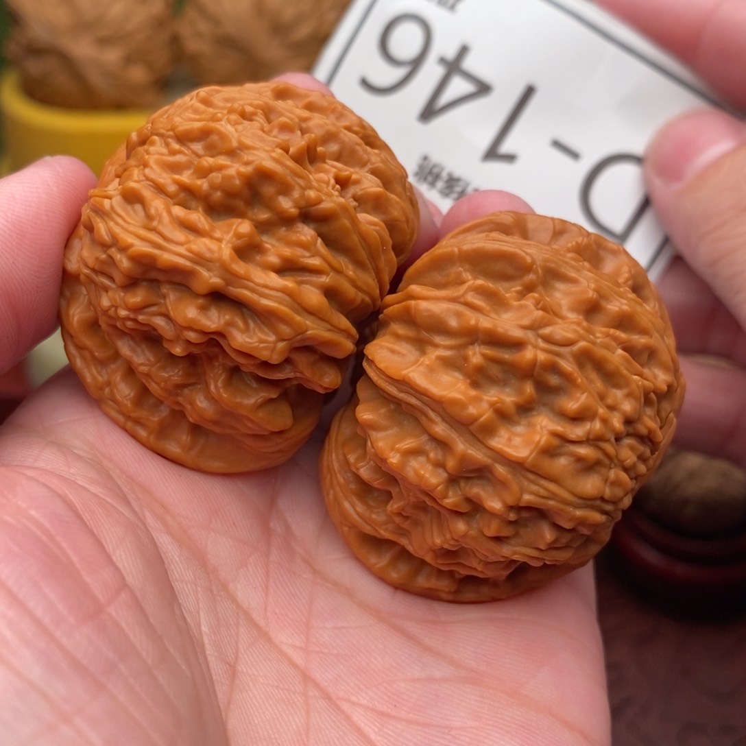 文玩核桃把件闷白43