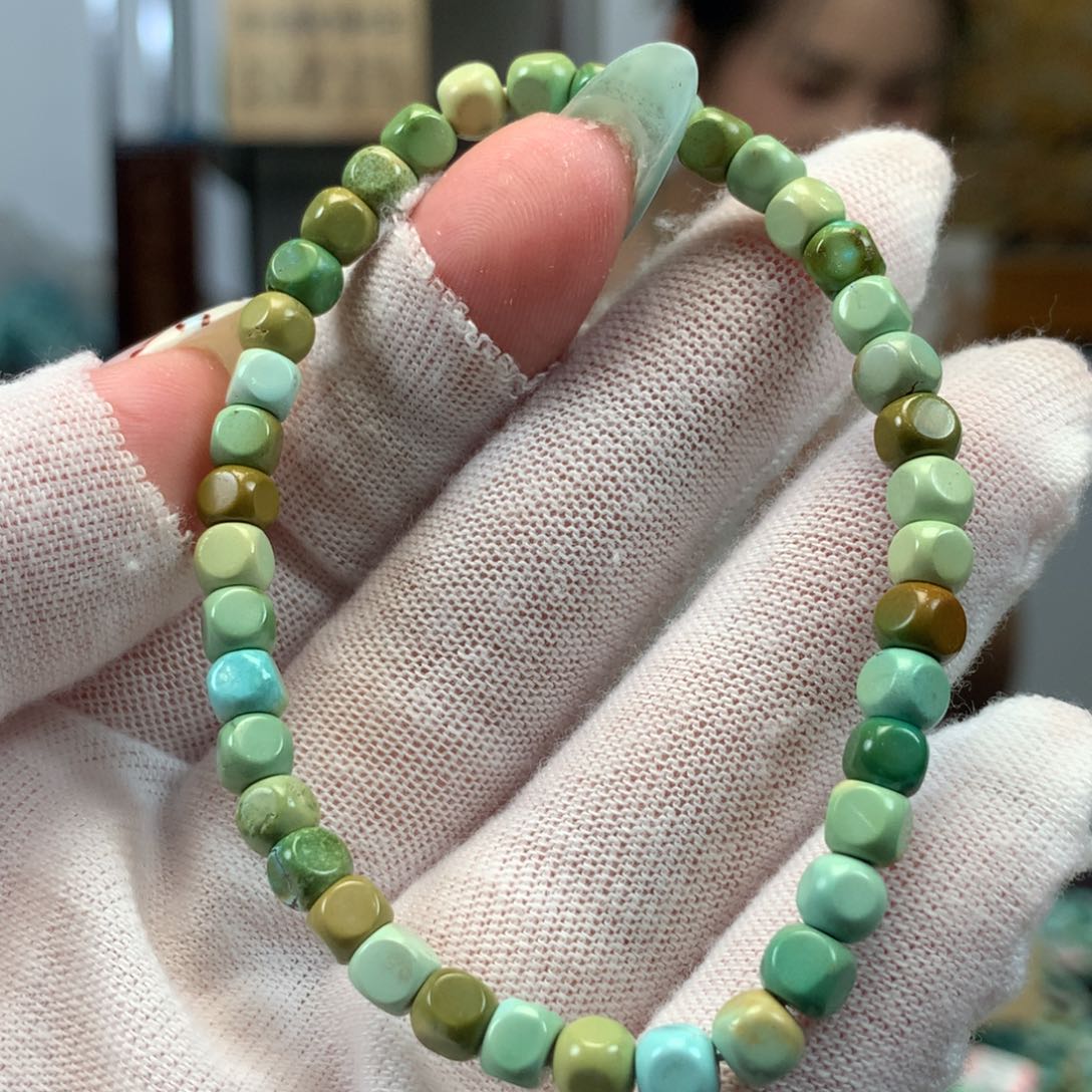 绿松石未镶嵌挂件