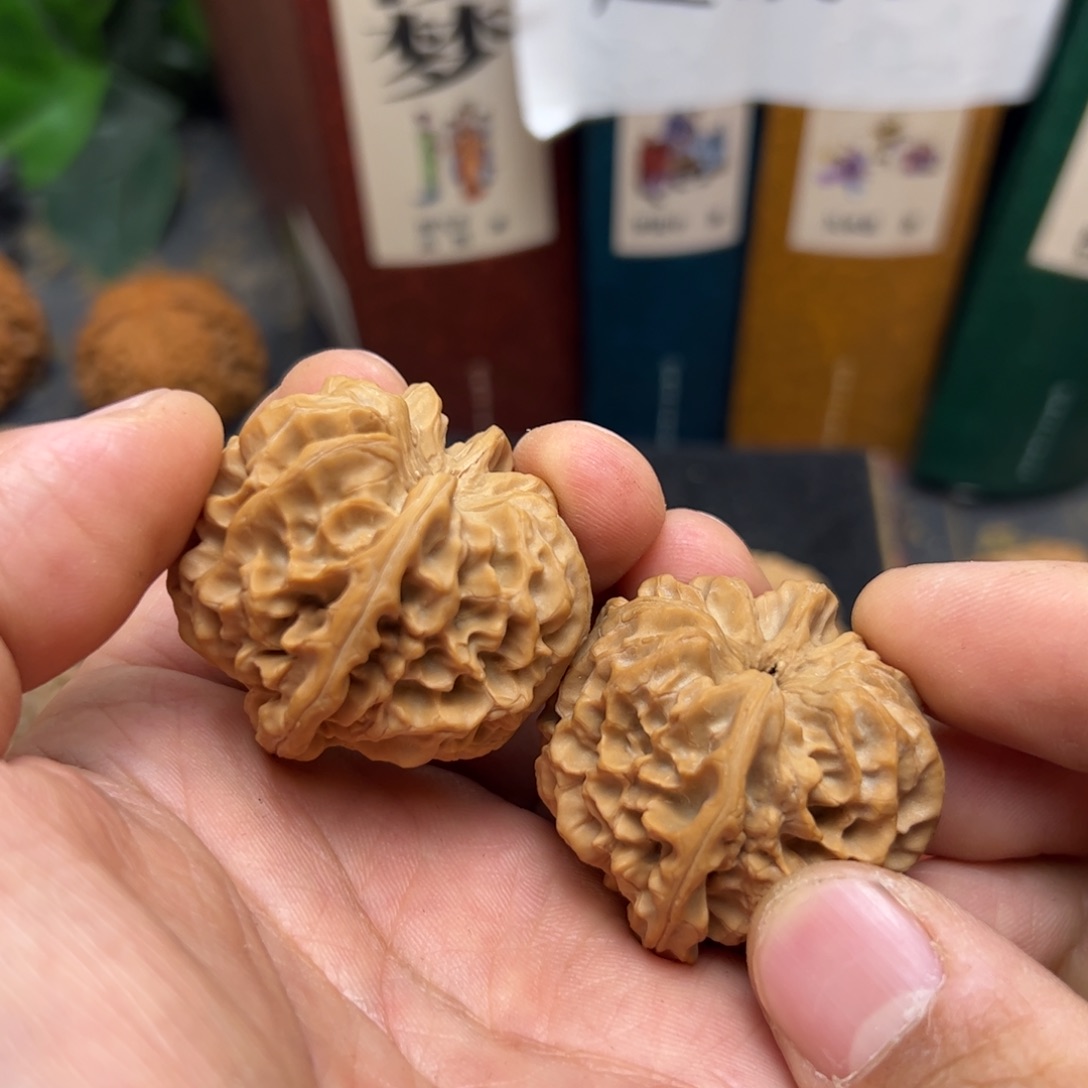 文玩核桃把件37龙门涧