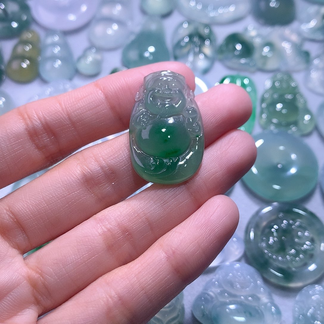 【闪购商品】翡翠颈饰未镶嵌财神