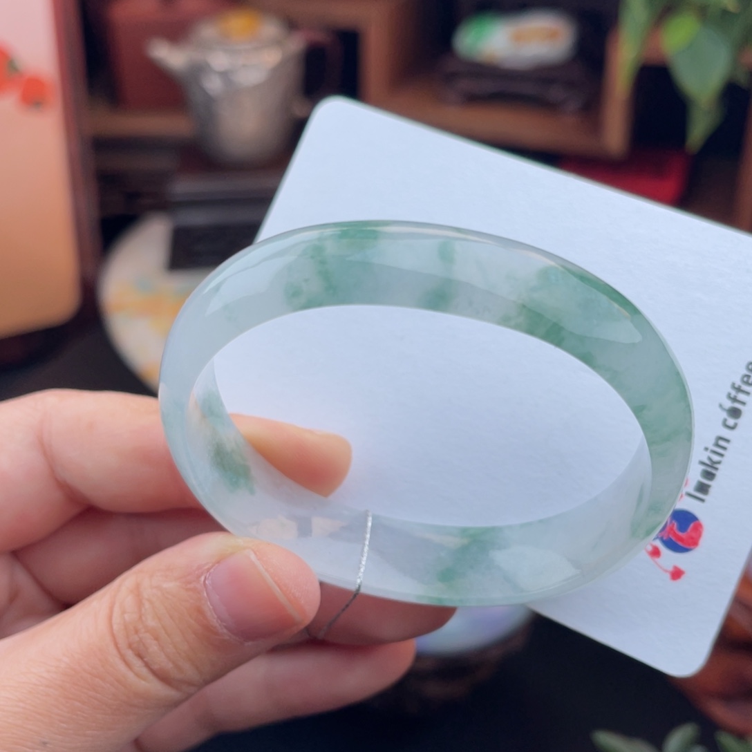 未镶嵌手镯（贵妃镯）翡翠