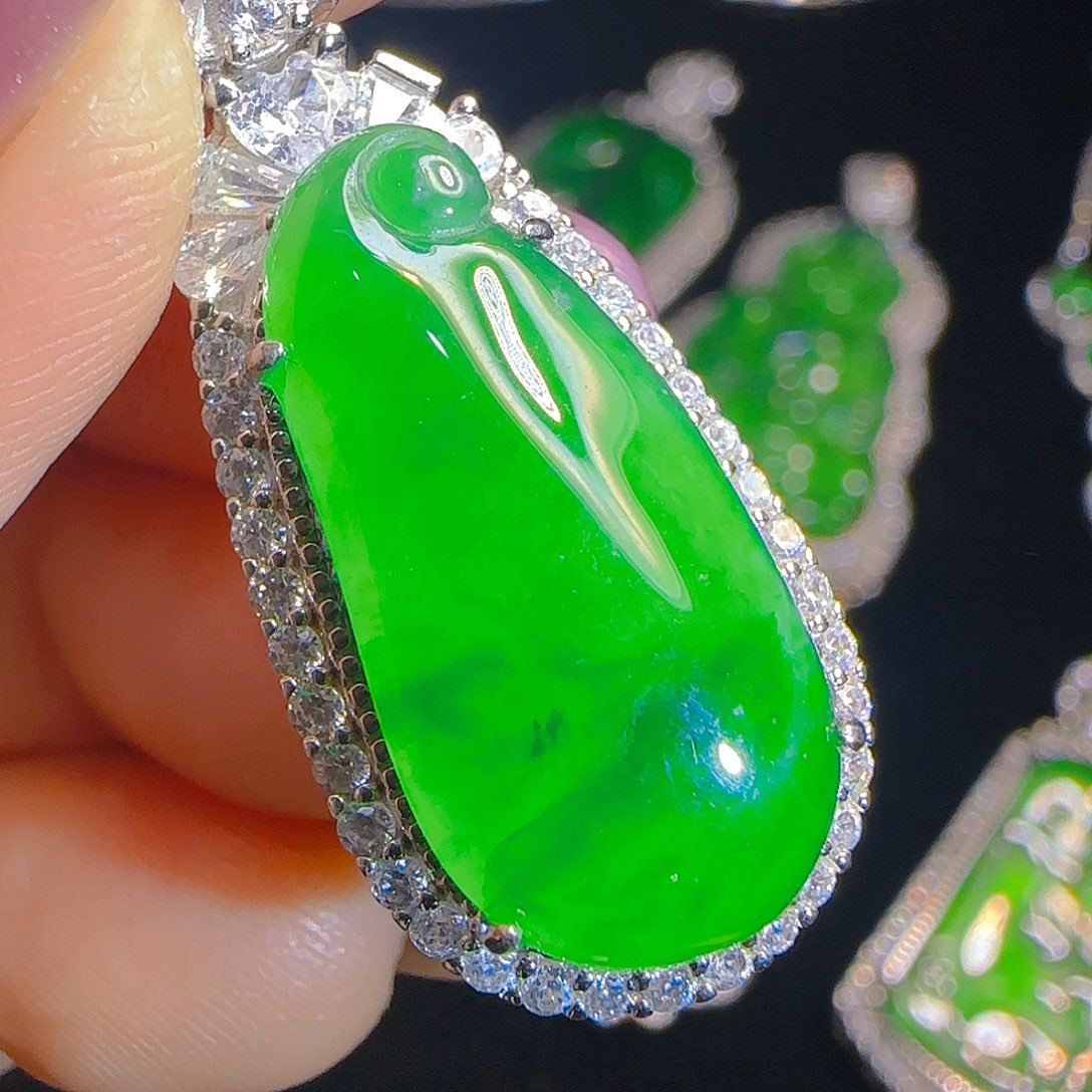 翡翠吊坠(赠链)银S925镶嵌