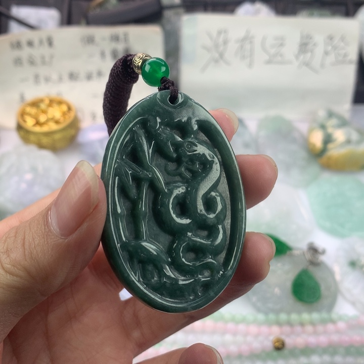 翡翠颈饰未镶嵌－