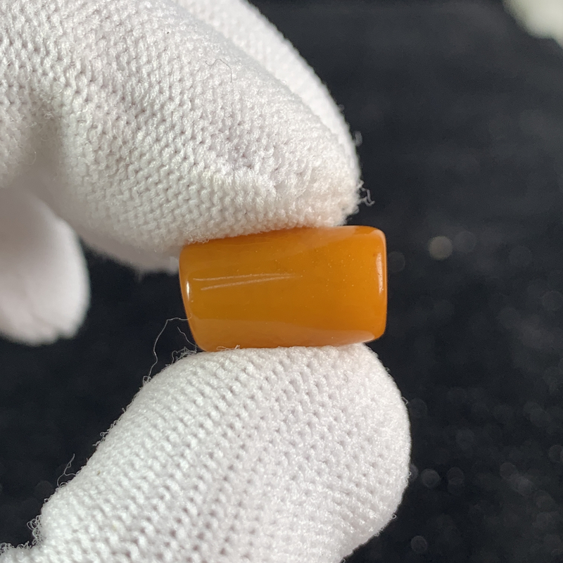 Q1097保真原矿俄料尺寸9*15.4mm蜜蜡单颗马蹄斜切顶珠微瑕放漏