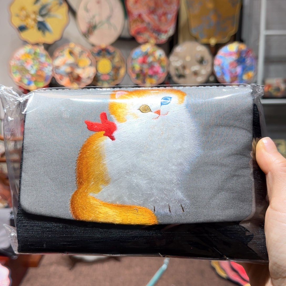 刺绣云**轻纯手工苏绣双面绣