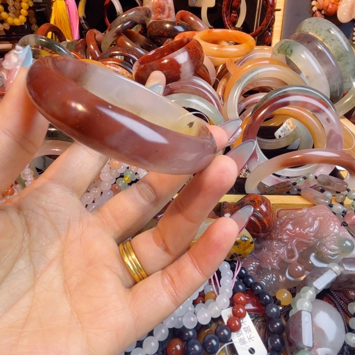 幸****石英质玉合金手镯