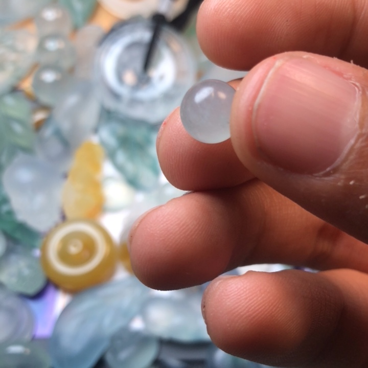 定制翡翠未镶嵌挂件