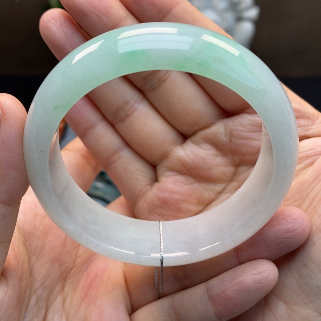 翡翠手镯未镶嵌天然