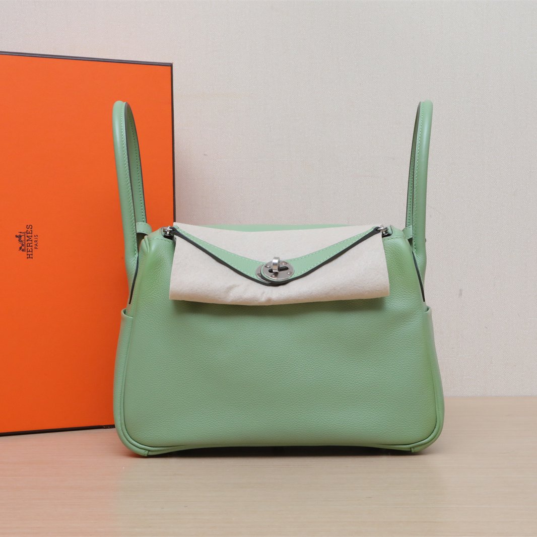 95新 Hermes/爱马仕 【双双】Lindy 26 3I牛油果绿 EC皮 Z刻 银扣