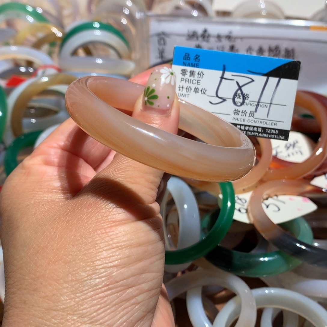 玛瑙/玉髓手镯未镶嵌58