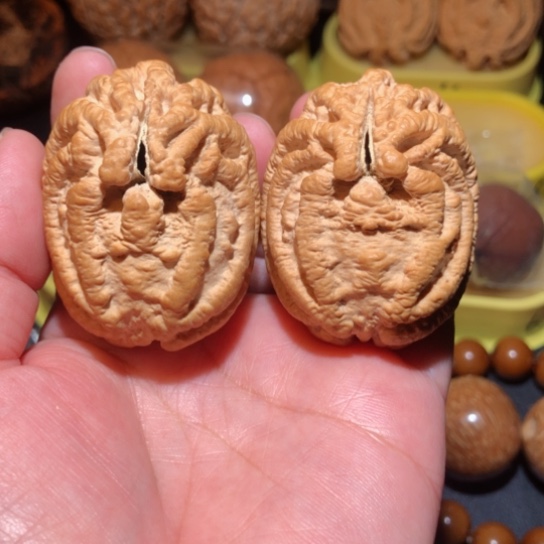 文玩核桃把件乾坤鬼脸核桃