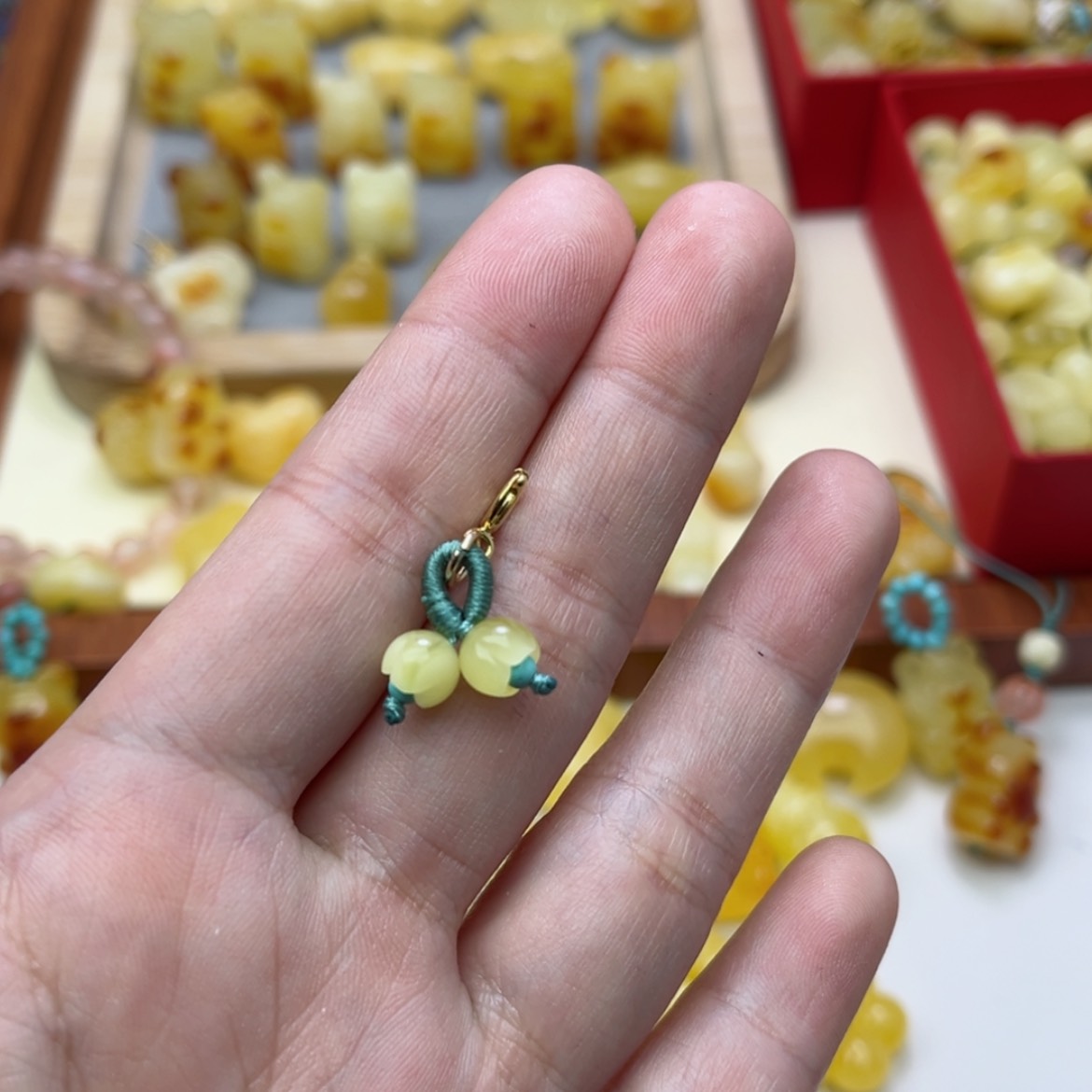 【闪购商品】蜜蜡裸石未镶嵌配饰