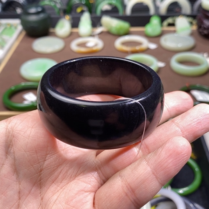 和田玉新疆墨玉河墨玉轮胎镯52.5圈口90克未镶嵌