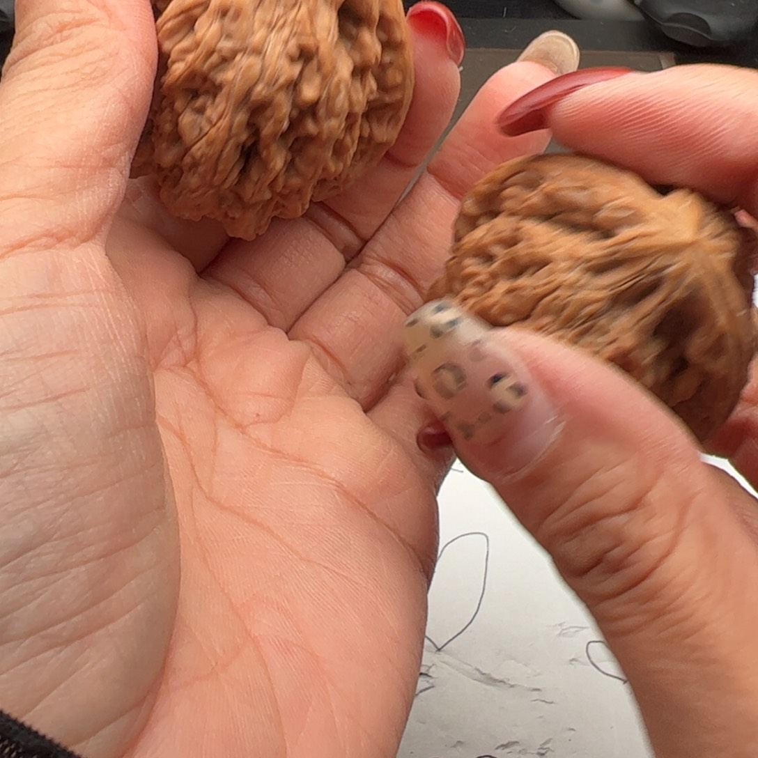 文玩核桃吊坠滢虎头王45