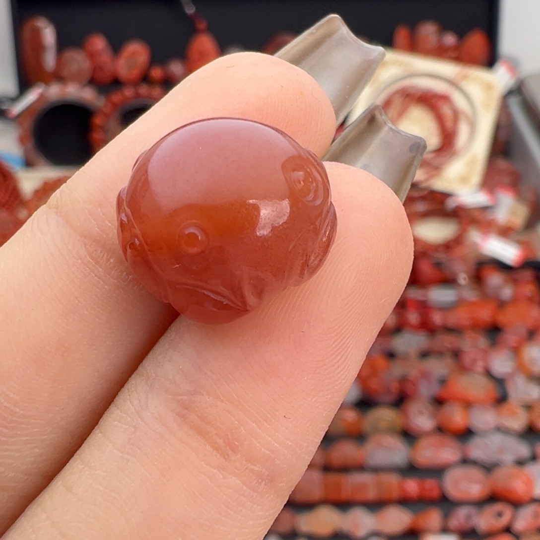 南红玛瑙未镶嵌颈饰金蟾