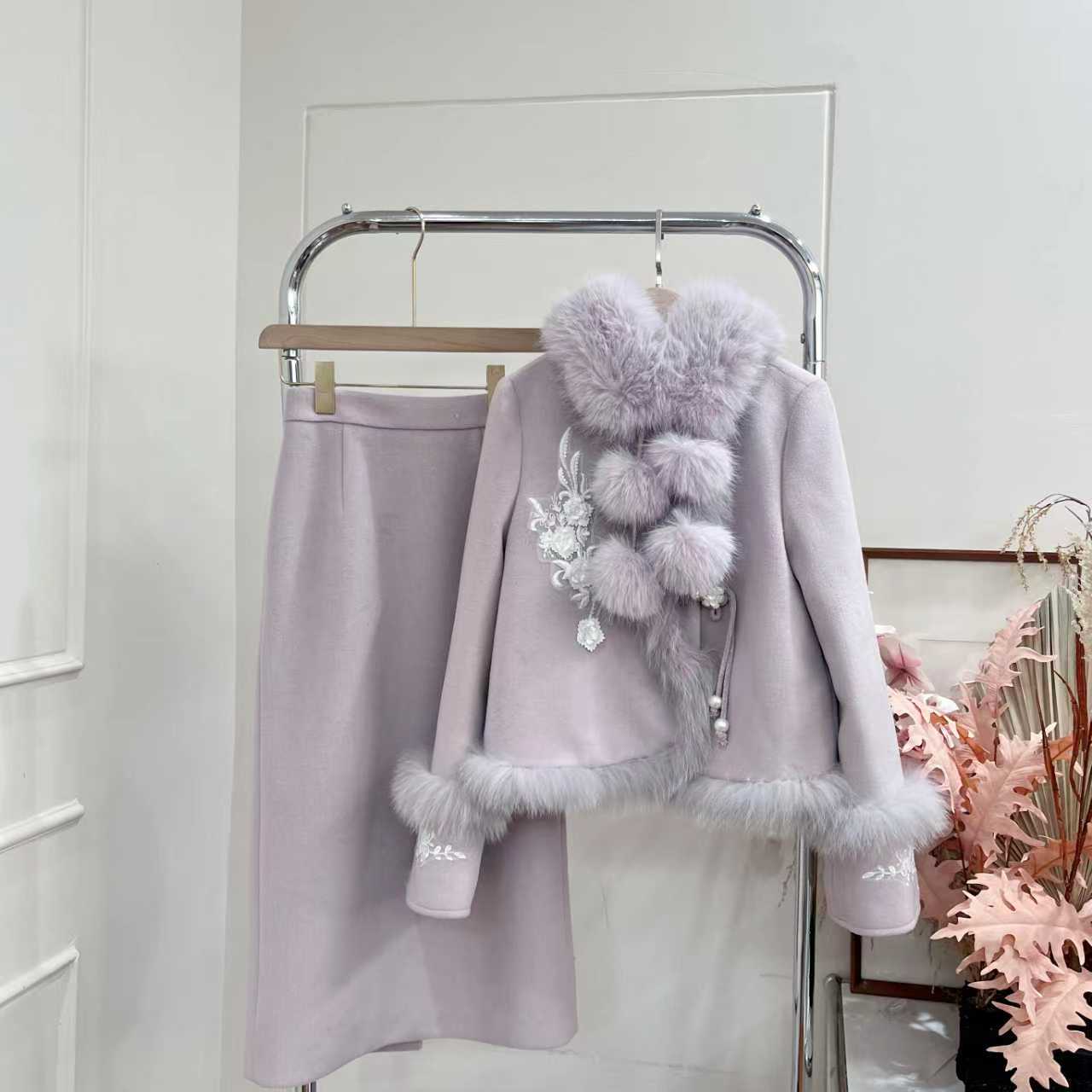 拉夏贝尔2025年冬季新款时尚简约宽松羽绒上衣+半裙 27109 JCK