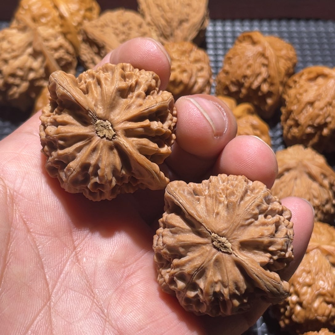 大***胖文玩核桃吊坠43加全品宫灯