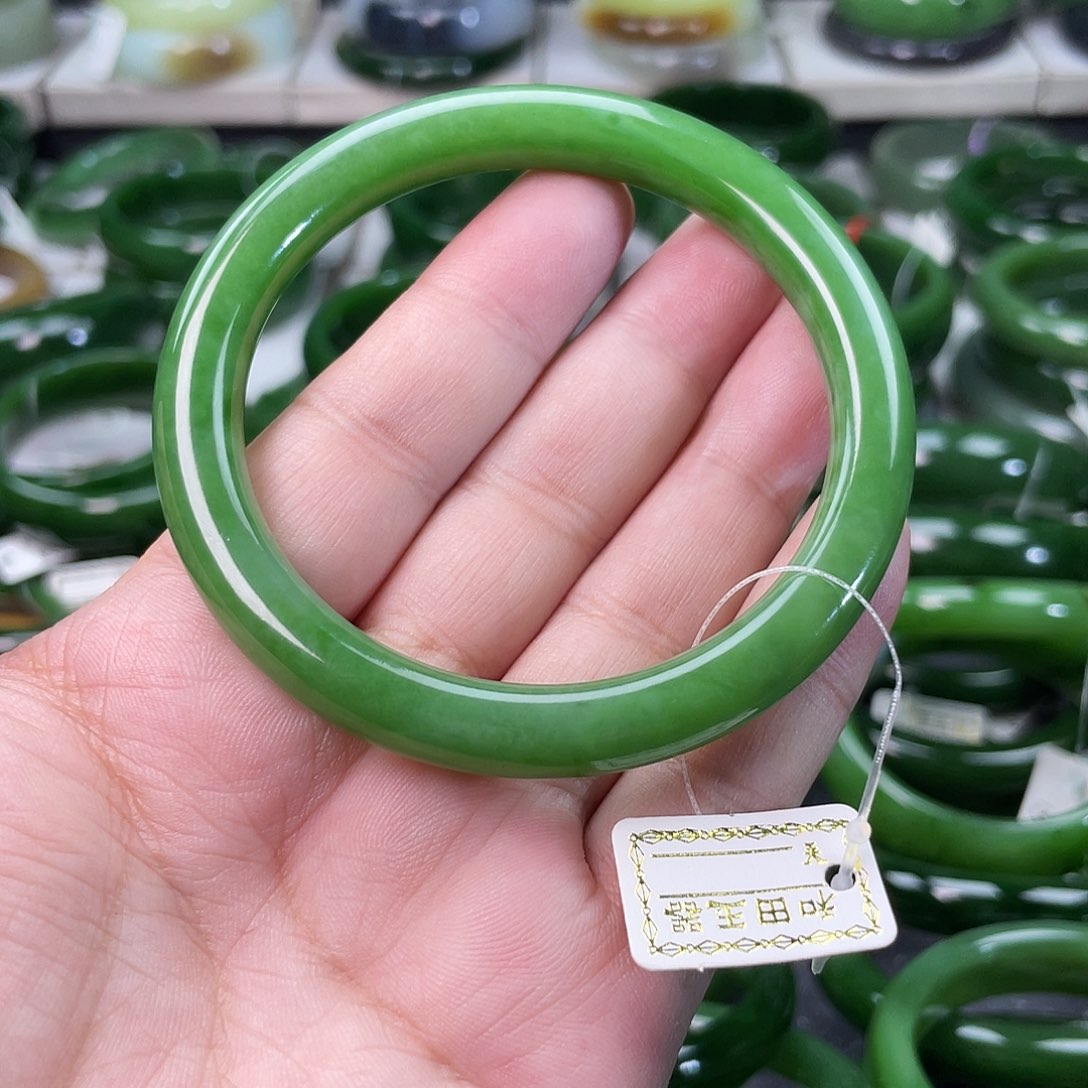 和田玉（碧玉）手镯未镶嵌