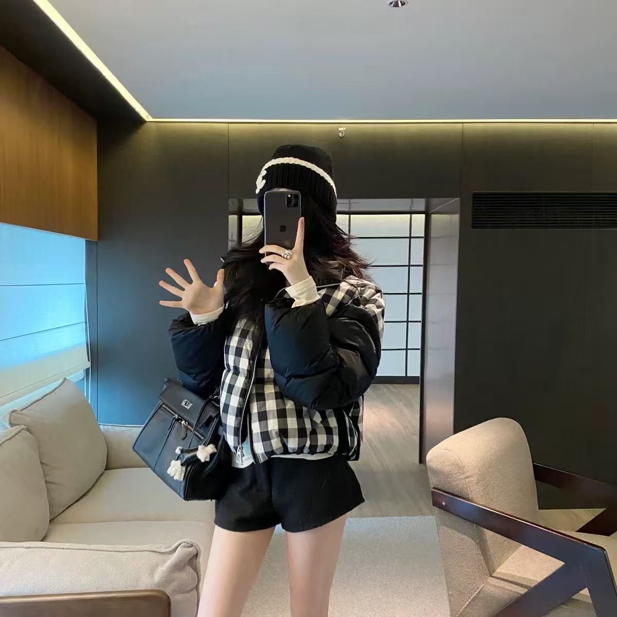 MANNI8827冬季新款黑白格纹立领短款加厚白鸭绒保暖羽绒服女
