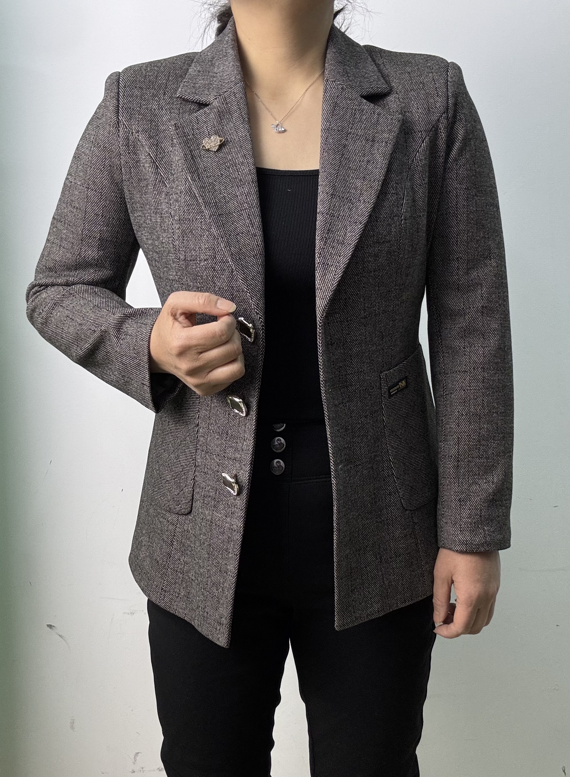 『甜歪歪』[三颗扣西服]加厚加绒秋冬打底衫休闲大码.川西旅游