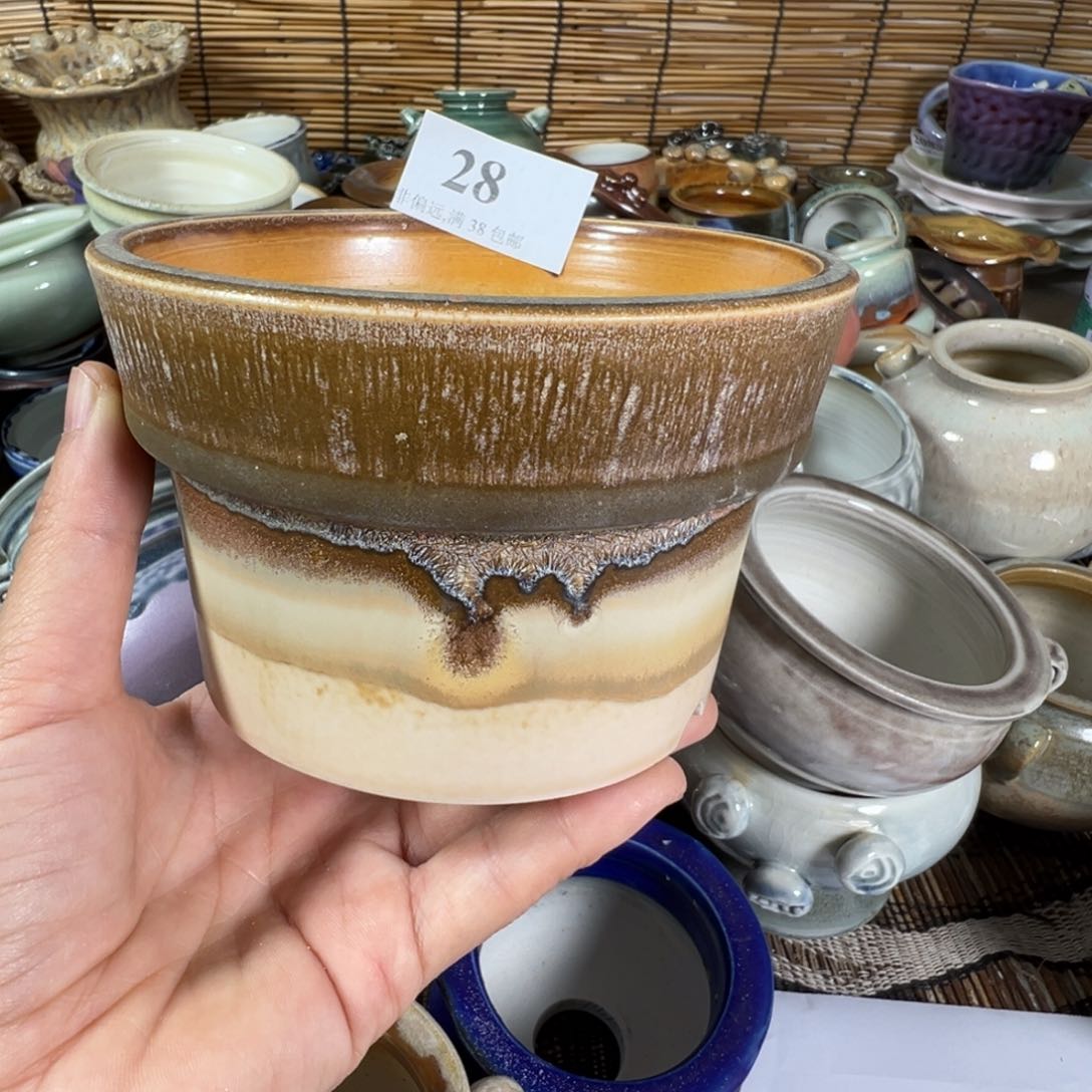 陶瓷口10高9。景德镇